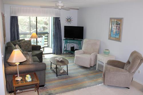 Sea Woods Large 1 Bedroom Condo And A Whole Lot Of Amenities! in New Smyrna Beach, USA