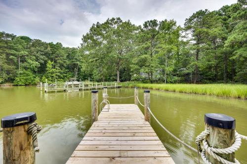 Waterfront Heathsville Cottage with Dock and Hot Tub! in Reedville, USA