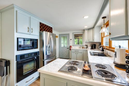 Waterfront Heathsville Cottage with Dock and Hot Tub! in Reedville, USA