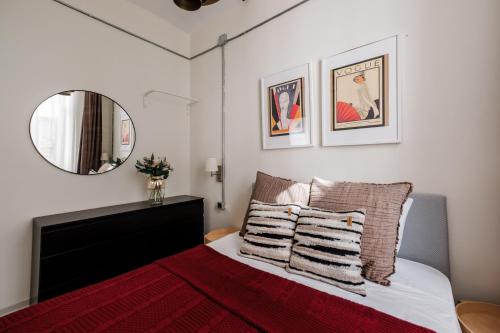 Unique Flat w 5 min to Galata Tower Istiklal Ave - image 13