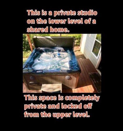 Luxurious Private Studio Get-away w/ Hot Tub & Koi Pond in Acworth, USA