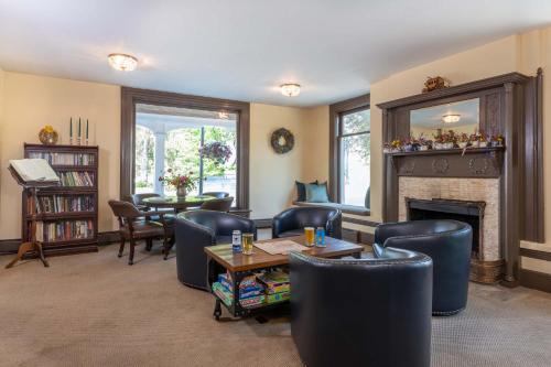 Old Stagecoach Inn - image 9