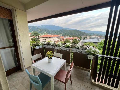  View lovely 3bed-2bath condo full furnished. in Vittorio Veneto