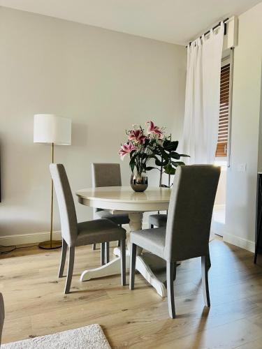  View lovely 3bed-2bath condo full furnished. in Vittorio Veneto