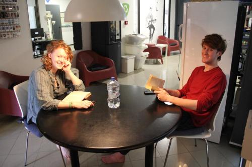 Alternative Creative Youth Hostel Barcelona - image 12