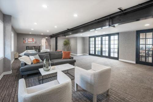 Elegant Urban Haven Los Angeles Getaway
