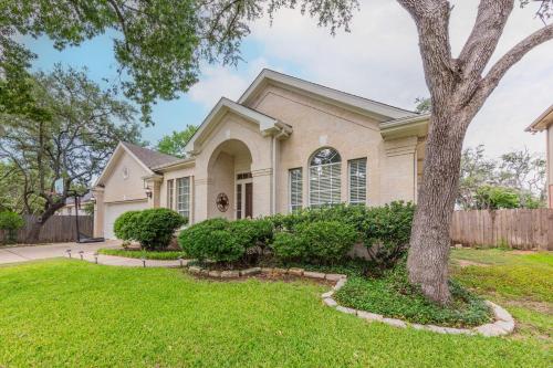 Spacious Pet Friendly Home with Awesome Gameroom and Office Space - Near Lake in Cedar Park, USA