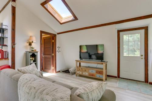 1 Mi to River Pet-Friendly Studio in Milanville! thumb 4