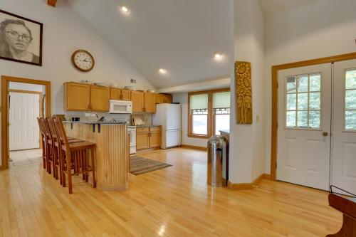 Less Than 1 Mi to Camelback Resort Home with Pool Table! in Tannersville