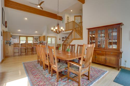 Less Than 1 Mi to Camelback Resort Home with Pool Table! in Tannersville