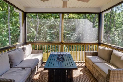 Charming Pendleton Retreat about 5 Mi to Clemson! in Clemson, USA
