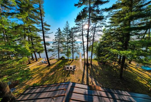 Higgins Lake House with Swimming Dock!