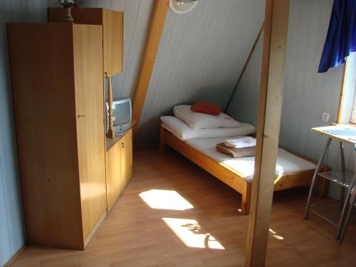 Triple Room with Mountain View image 5