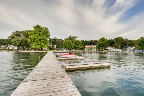 Canandaigua Lake Romantic Getaway with Boat Slip!