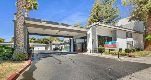 SureStay Plus Hotel by Best Western Sacramento North