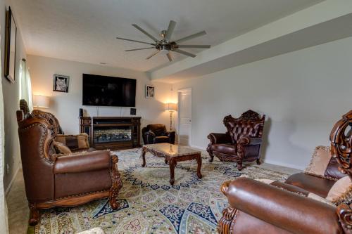 Spacious Home with Fireplace - Near Golf! in Brownsburg (Indiana)