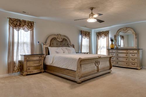 Spacious Home with Fireplace - Near Golf! in Brownsburg (Indiana)