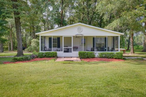 24 Mi to Morrison Springs County Park Cozy Home in Bonifay