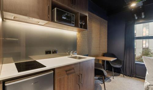 kuhinja, Abstract Hotel in Auckland