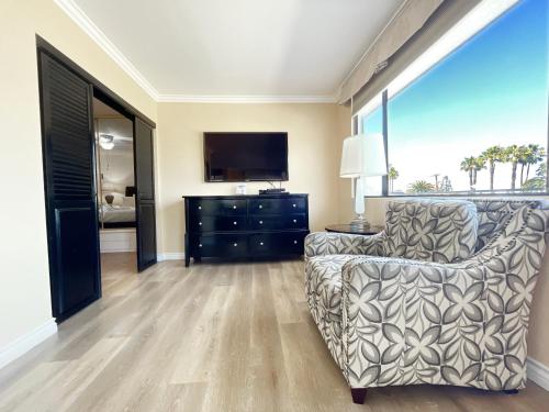 Catalina Courtyard Suites - image 12