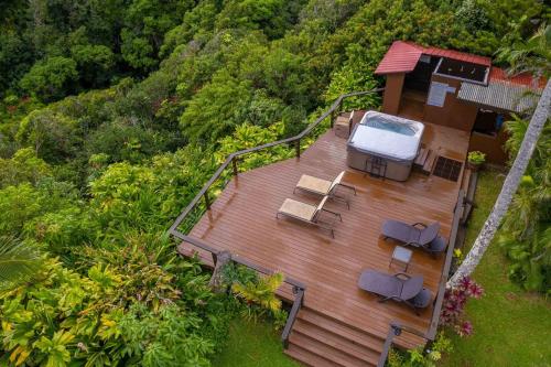 Jasmine Suite on Lush farm in Haiku, Maui jungle