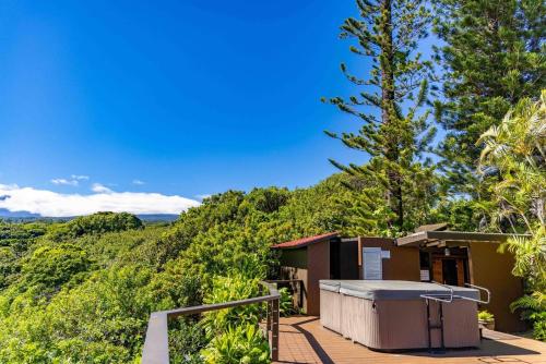 Jasmine Suite on Lush farm in Haiku, Maui jungle