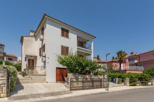 Apartments with WiFi Rovinj - 7144