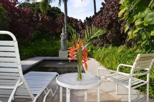 Gardenia Room on Tropical Lush Farm in Haiku, Maui