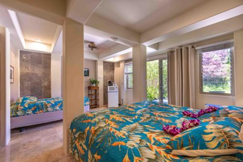 Gardenia Room on Tropical Lush Farm in Haiku, Maui