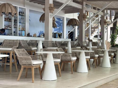 Plaza Mercado 22 At Las Catalinas