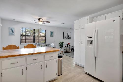 Sharpe House in River Park, USA