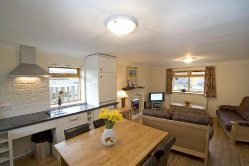 Clan Cottages - main image