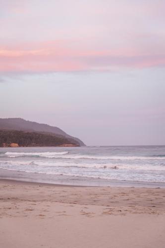 Ocean beach front, 3 Capes Cottage.