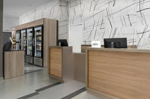 SpringHill Suites by Marriott New York Queens - image 4