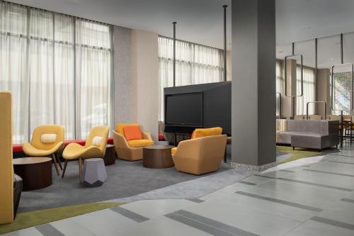 SpringHill Suites by Marriott New York Queens - image 7