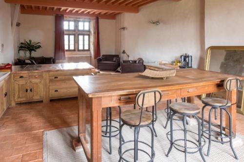 Chateau beyrin in Yenne