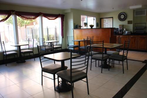 Rodeway Inn & Suites Hayward - Oakland South