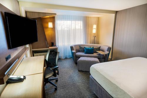 King Room with Sofa Bed