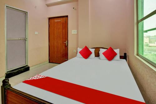 OYO Flagship 81277 Om Shanti Aavashiya Hotel