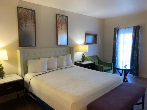 King Room with Balcony