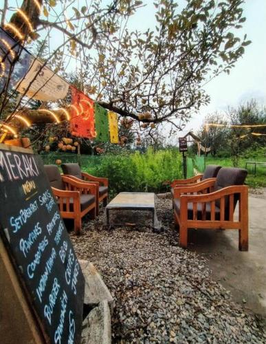 Farm Hostel & Camps – Manali, PA