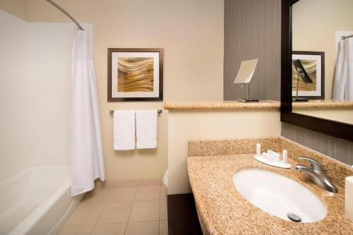 Courtyard by Marriott Lufkin - image 10