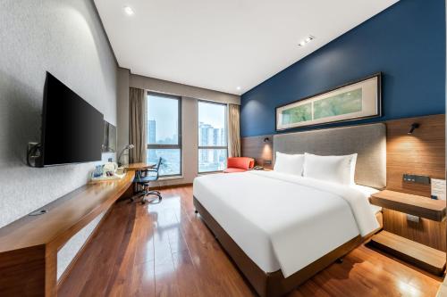 Standard Room image 6