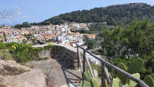 Sotto la Torre e sopra il Porticciolo 5