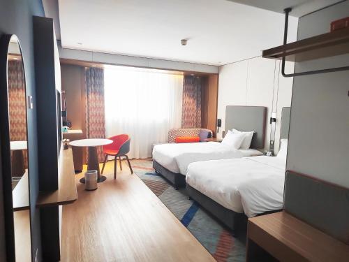 Holiday Inn Express Shanghai Pujiang Lianhang Road, an IHG Hotel