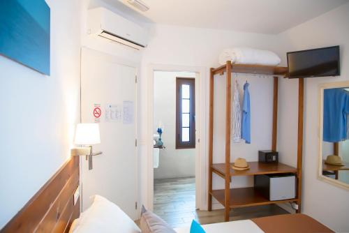Hostal Casa del Mar - image 13