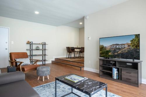Brentwood 1BR w Pool nr San Vicente Blvd LAX-89, Los Angeles (fotografie 2)