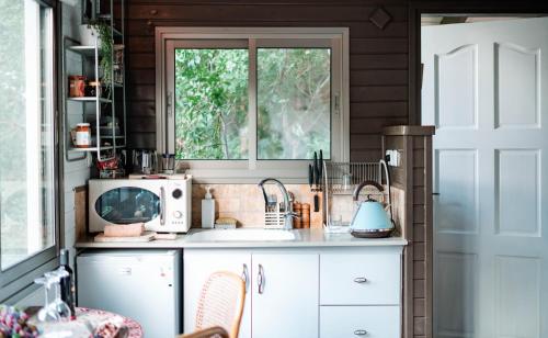 Faciliteiten, Live in the woods in Mikhmannim