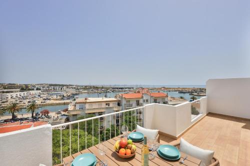 City Centre Ocean View Apartment - Lagos