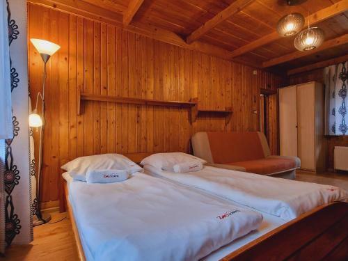 Premium Quadruple Room image 9